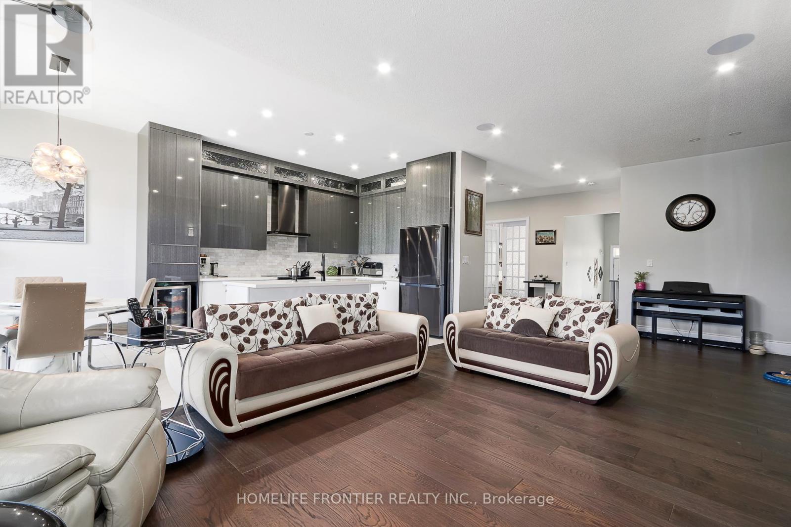 244 Ramblewood Drive, Wasaga Beach, Ontario  L9Z 0L5 - Photo 20 - S12662546