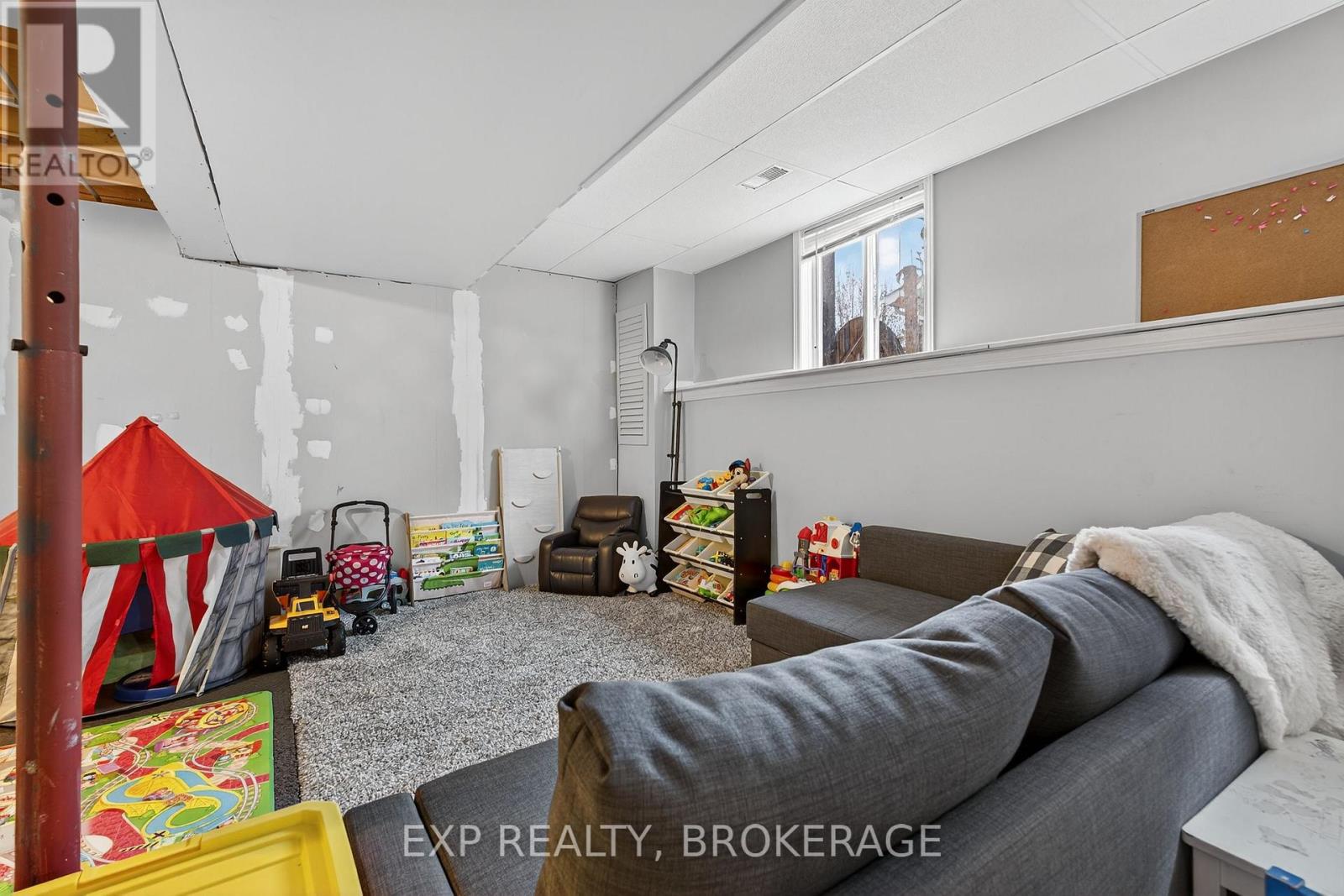 14 Clifford Street, Loyalist, Ontario  K7N 1Y6 - Photo 21 - X12661588