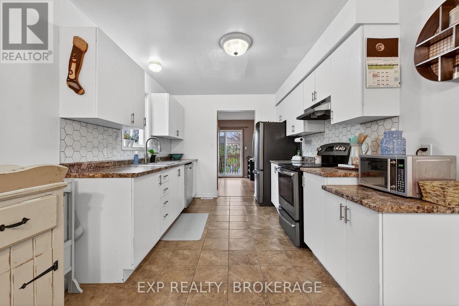 14 Clifford Street, Loyalist, Ontario  K7N 1Y6 - Photo 7 - X12661588