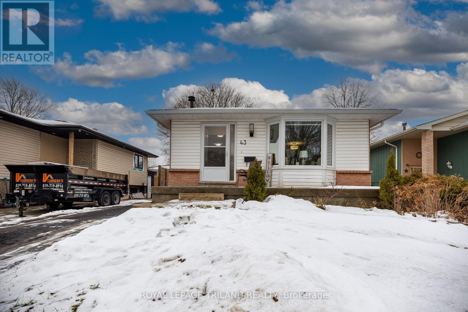 Photo 4 of 38 for 43 Beechmount Crescent