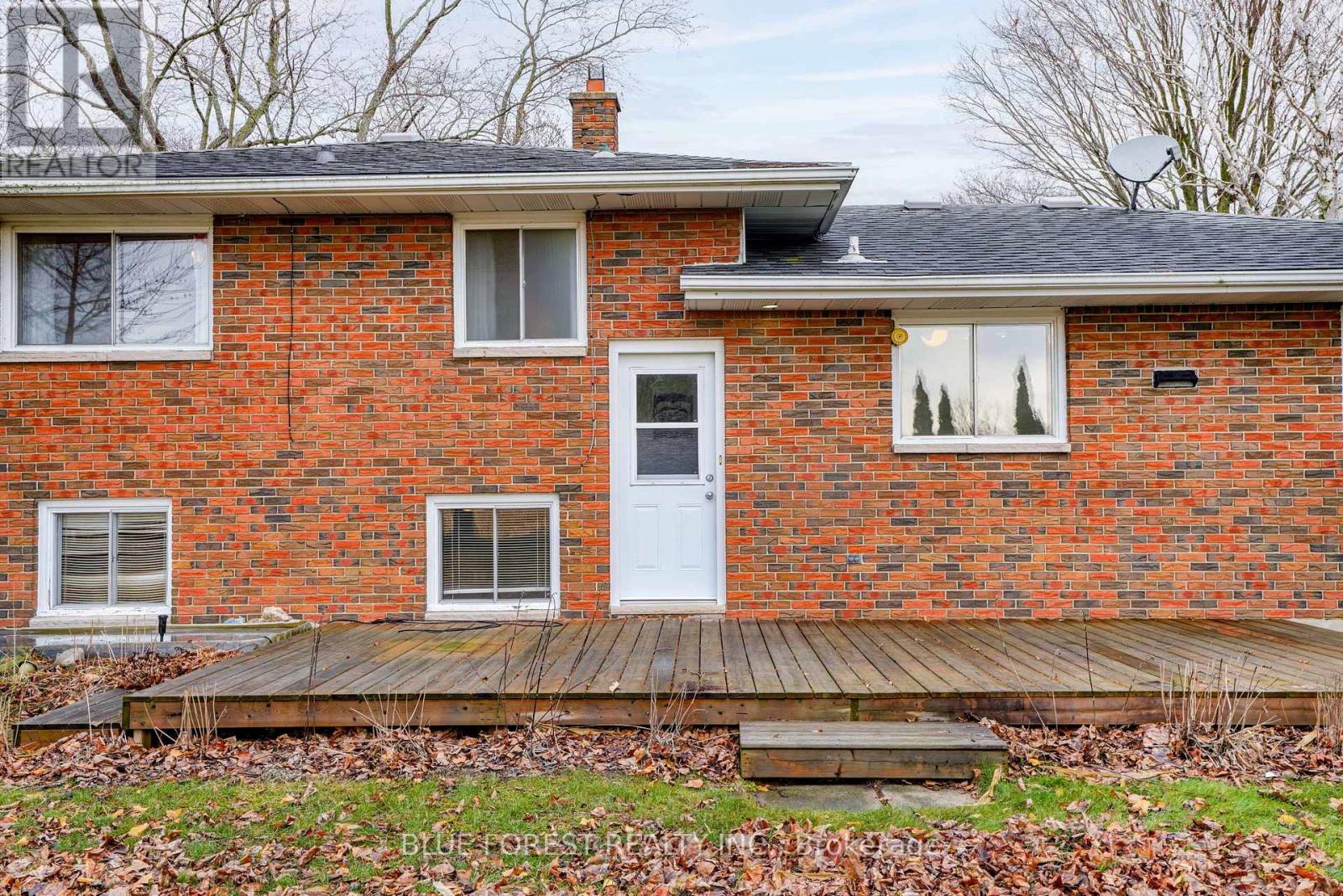 10915 Graham Road, West Elgin, Ontario  N0L 2P0 - Photo 35 - X12660936