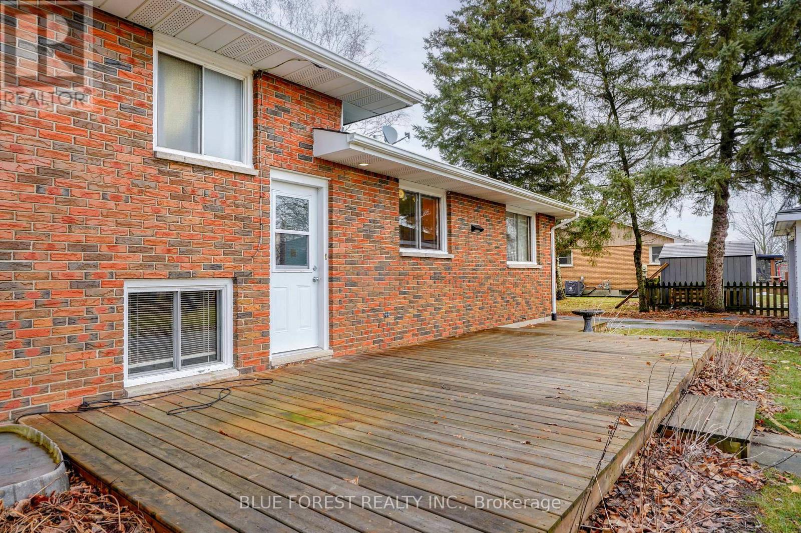 10915 Graham Road, West Elgin, Ontario  N0L 2P0 - Photo 36 - X12660936