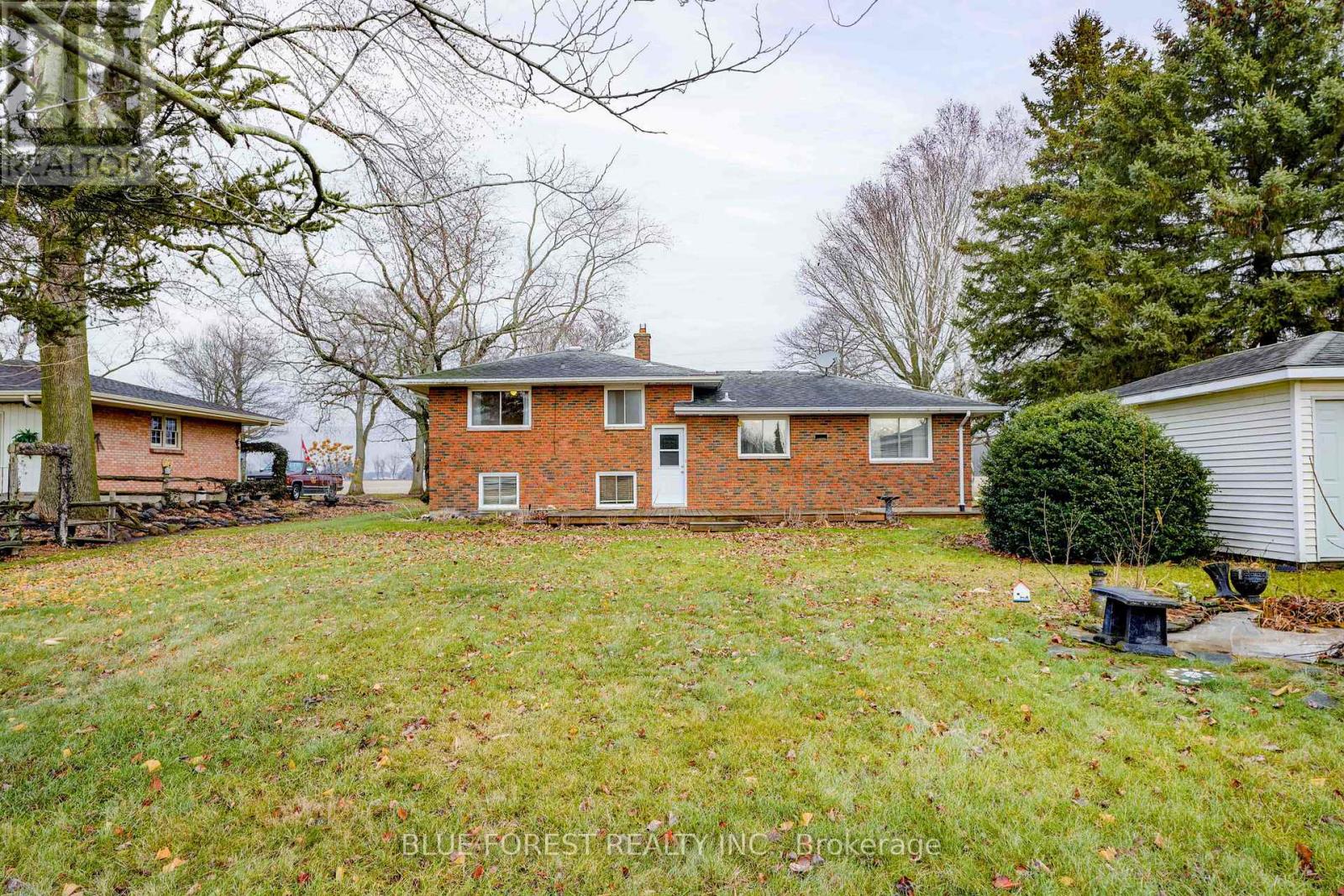 10915 Graham Road, West Elgin, Ontario  N0L 2P0 - Photo 39 - X12660936