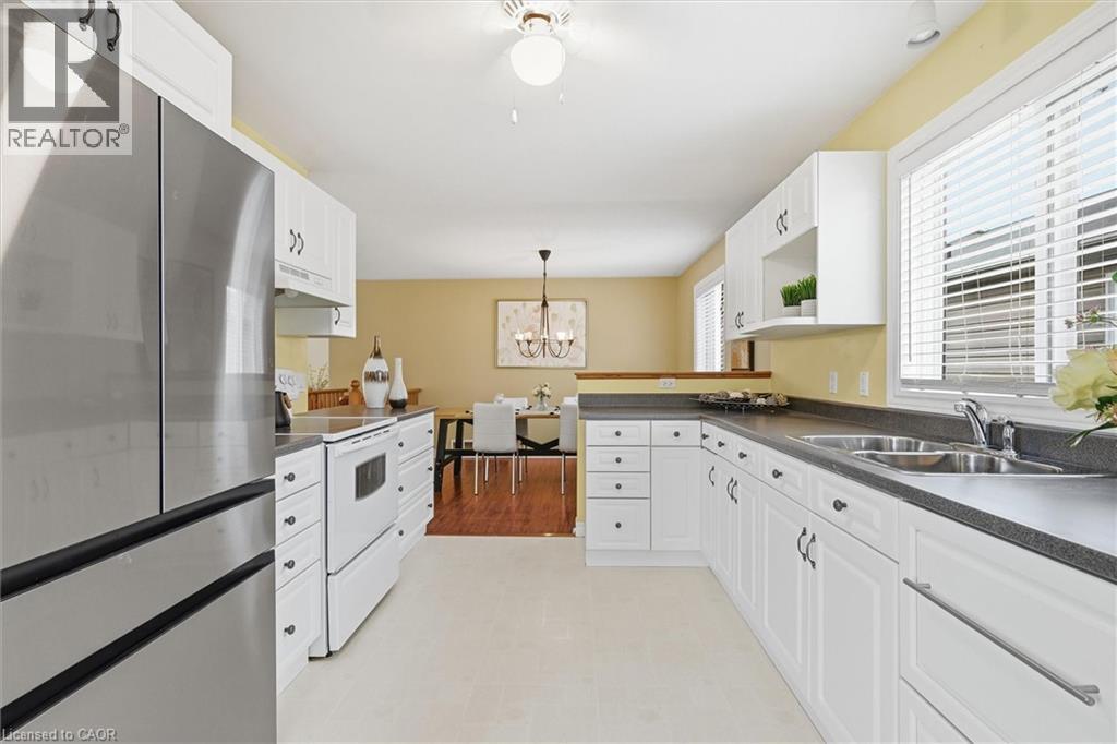 111 Gracehill Crescent, Freelton, Ontario  L8B 1A5 - Photo 9 - 40796049