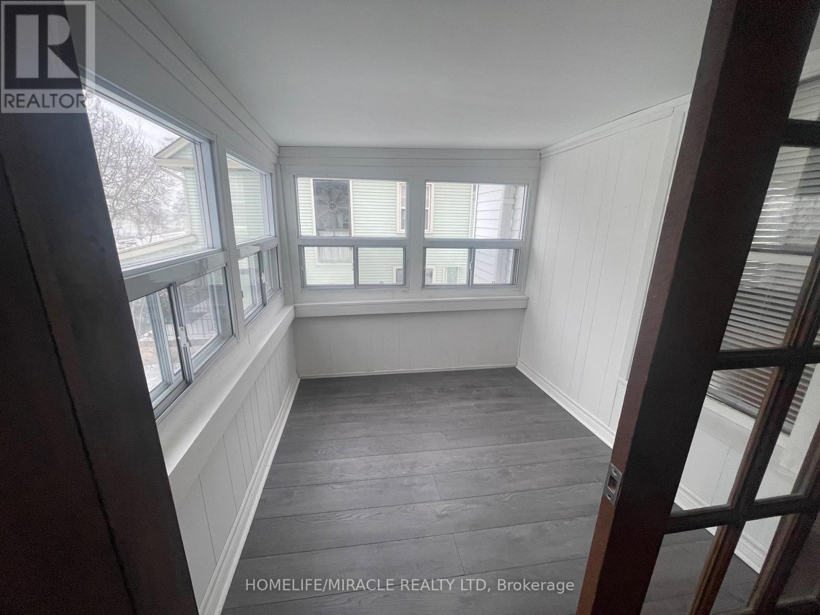 Upper Level - 707 Niagara Boulevard, Fort Erie, Ontario  L2A 3H2 - Photo 7 - X12661968