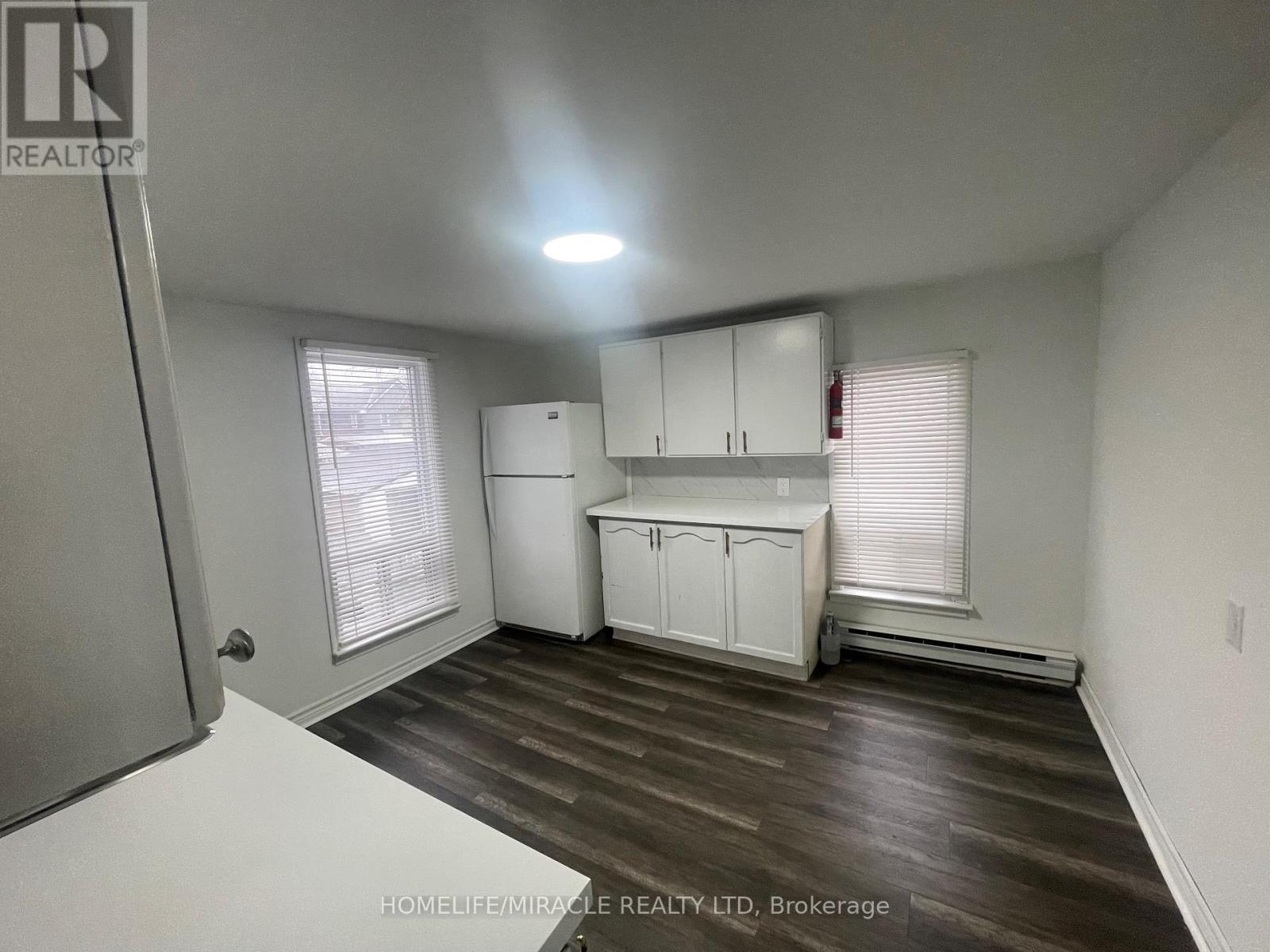 Upper Level - 707 Niagara Boulevard, Fort Erie, Ontario  L2A 3H2 - Photo 14 - X12661968