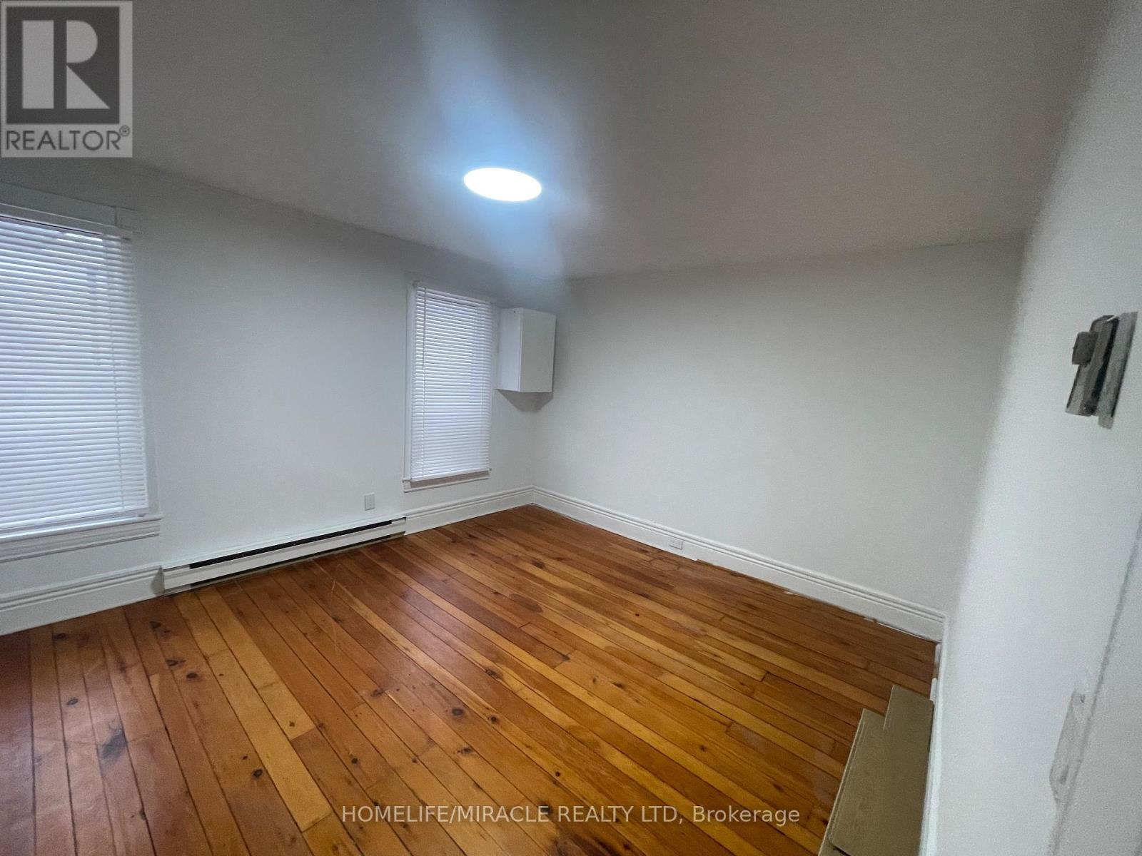 Upper Level - 707 Niagara Boulevard, Fort Erie, Ontario  L2A 3H2 - Photo 11 - X12661968