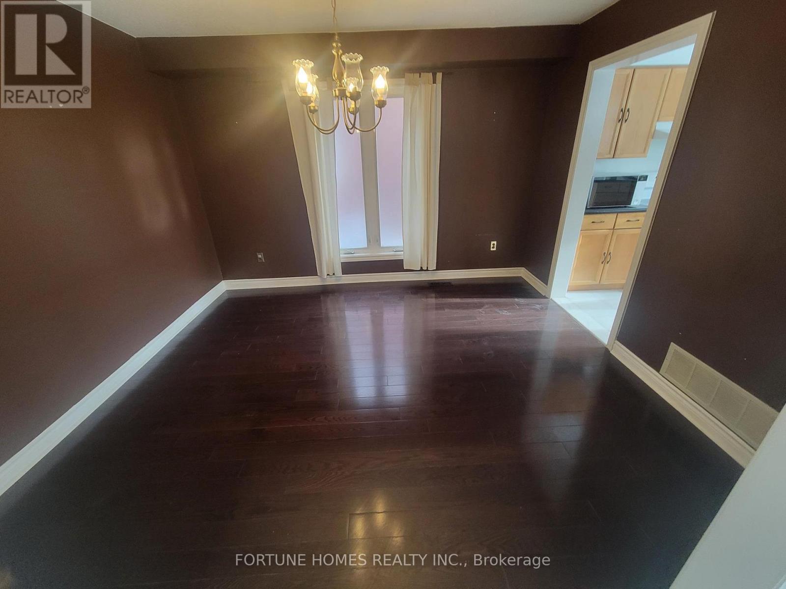 3704 Ketchum Court E, Mississauga, Ontario  L5L 4S4 - Photo 31 - W12662294