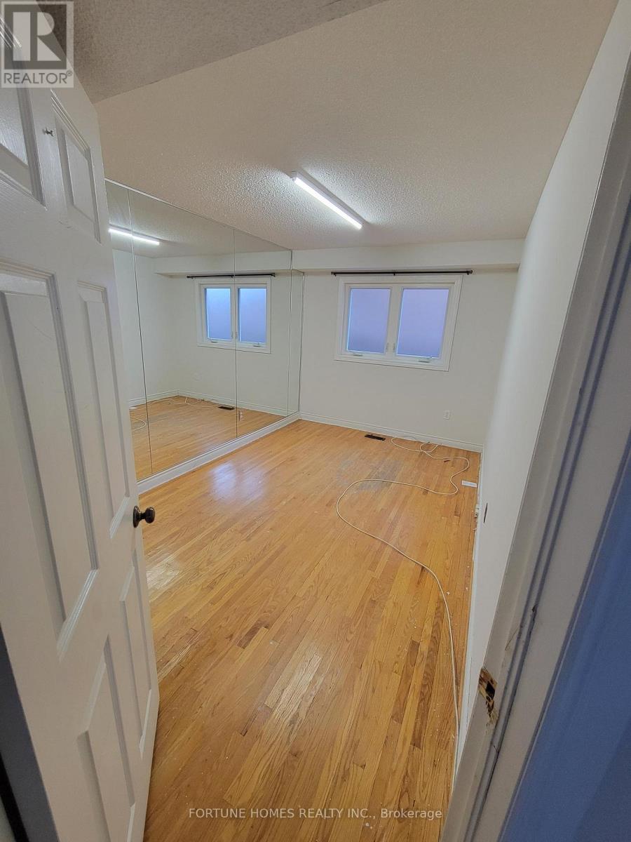 3704 Ketchum Court E, Mississauga, Ontario  L5L 4S4 - Photo 34 - W12662294