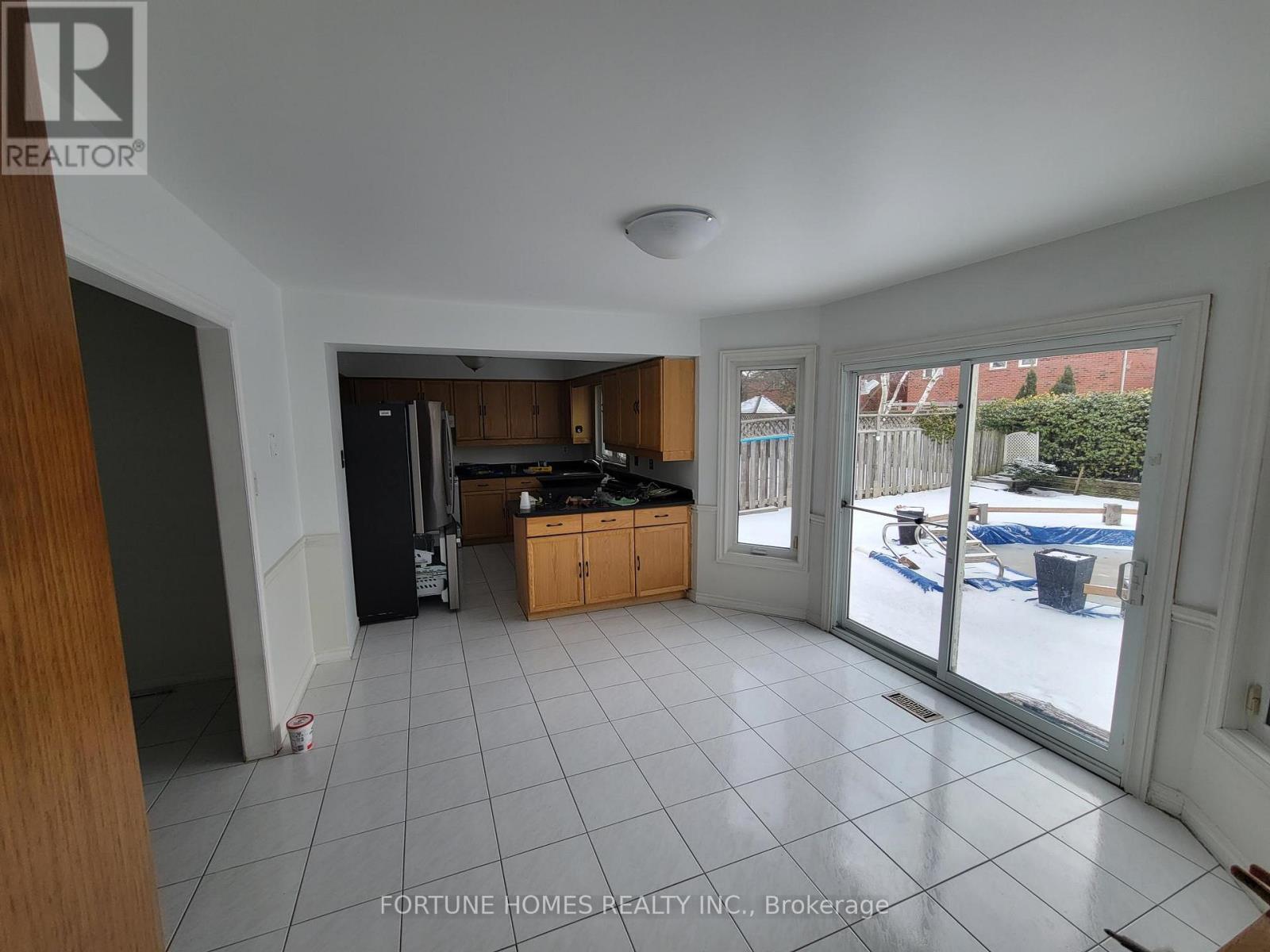 3704 Ketchum Court E, Mississauga, Ontario  L5L 4S4 - Photo 37 - W12662294