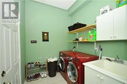 1086 Sprucedale Lane, Milton, Ontario  L9T 5P7 - Photo 17 - W12662304