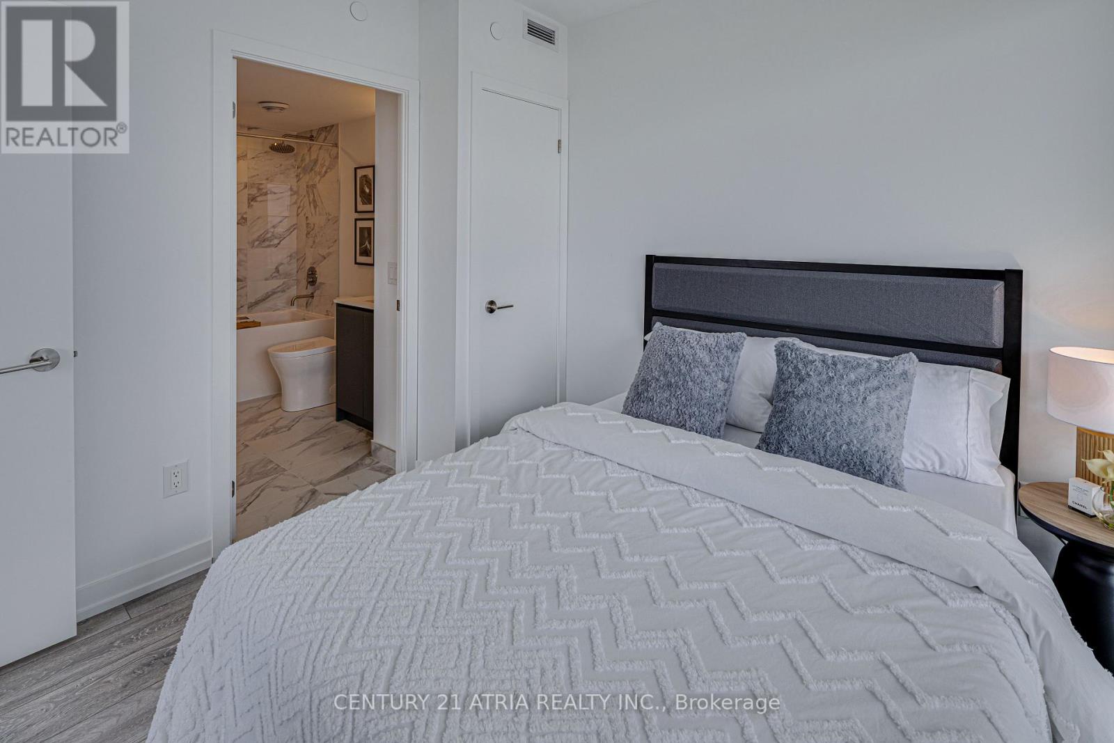 1207 - 1100 Sheppard Avenue W, Toronto, Ontario  M3K 0E4 - Photo 8 - W12662322