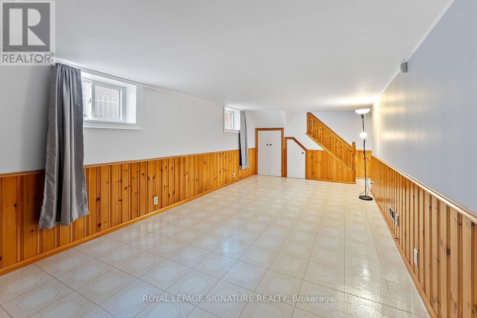 6 Robindale Avenue, Toronto, Ontario  M8W 4A9 - Photo 17 - W12662356