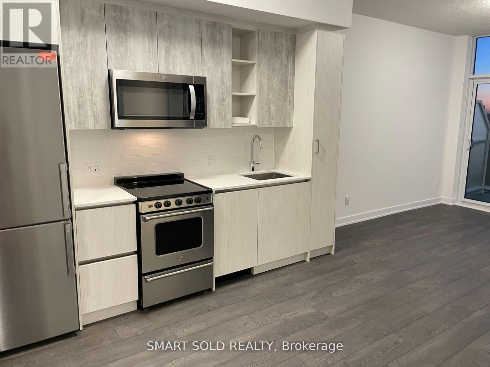 1118 - 251 Manitoba Street, Toronto (Mimico), Ontario  M8Y 0C7 - Photo 2 - W12662380