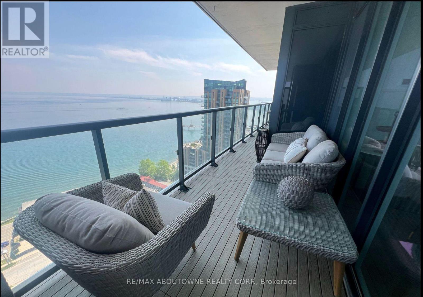 2204 - 370 MARTHA STREET, Burlington, Ontario