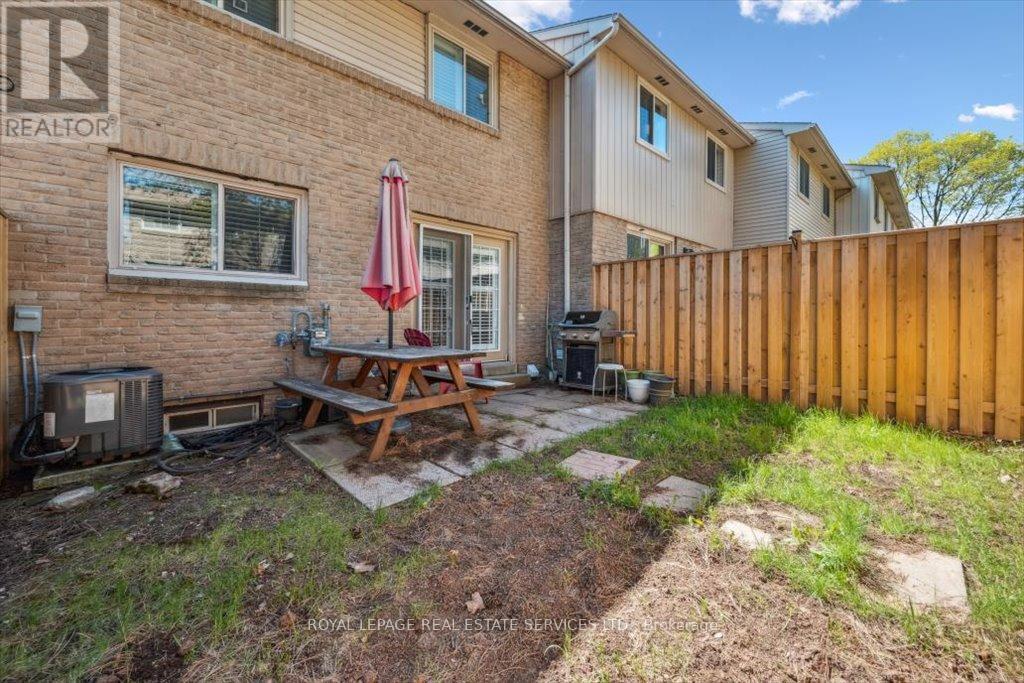 137 - 1520 Lancaster Drive, Oakville, Ontario  L6H 2Z2 - Photo 27 - W12662388