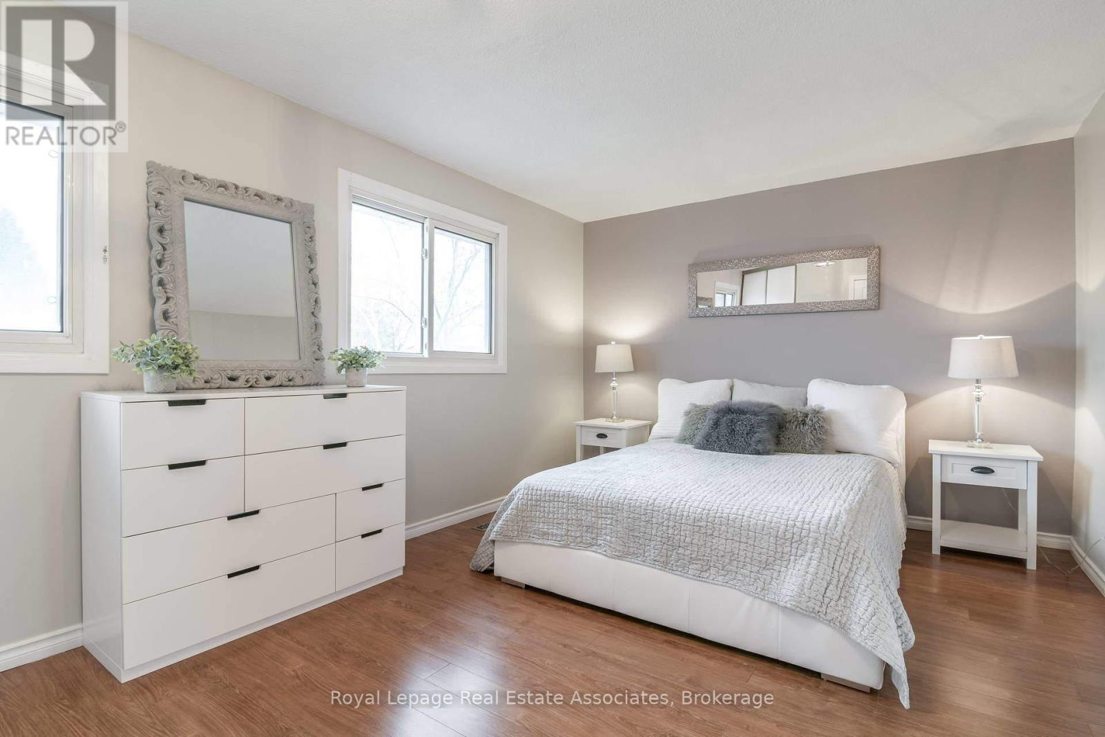 Upper - 2407 Mainroyal Street, Mississauga, Ontario  L5L 1E1 - Photo 11 - W12662396