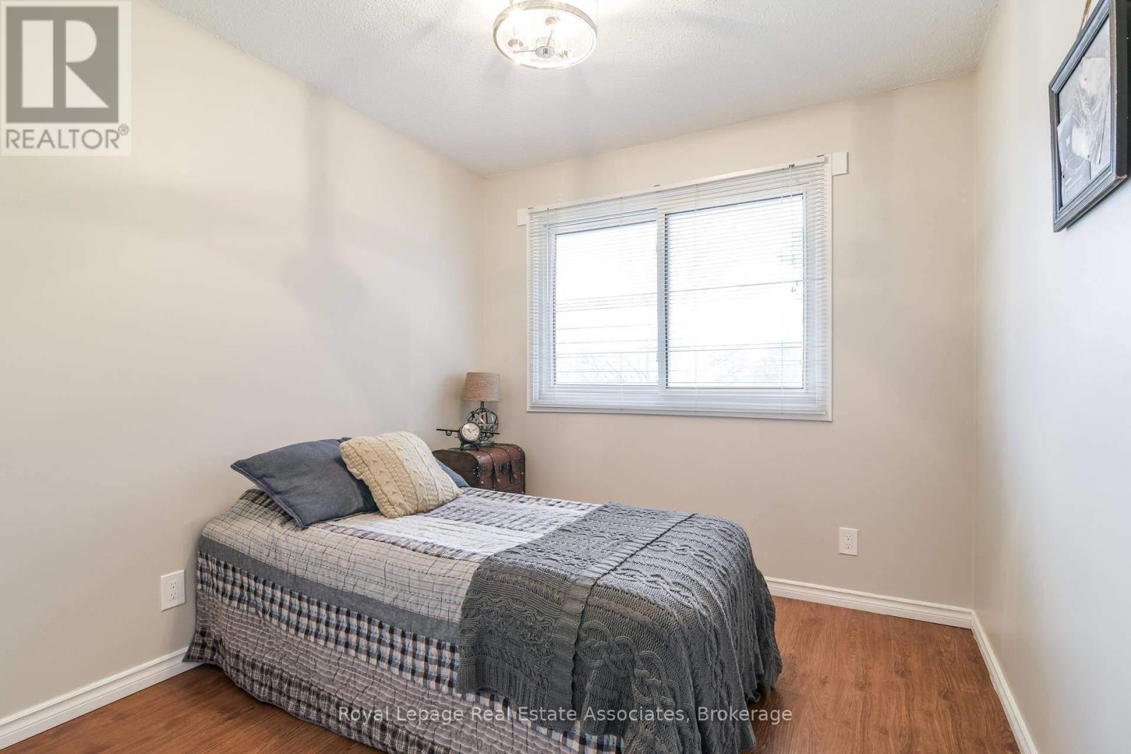 Upper - 2407 Mainroyal Street, Mississauga, Ontario  L5L 1E1 - Photo 12 - W12662396