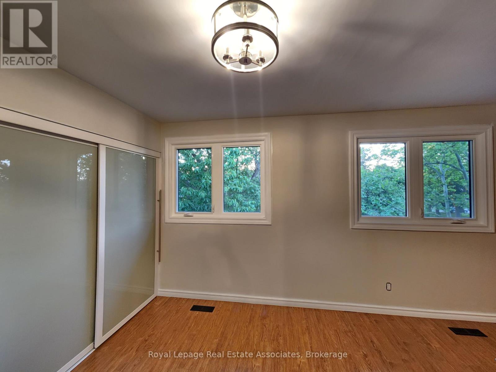 Upper - 2407 Mainroyal Street, Mississauga, Ontario  L5L 1E1 - Photo 22 - W12662396