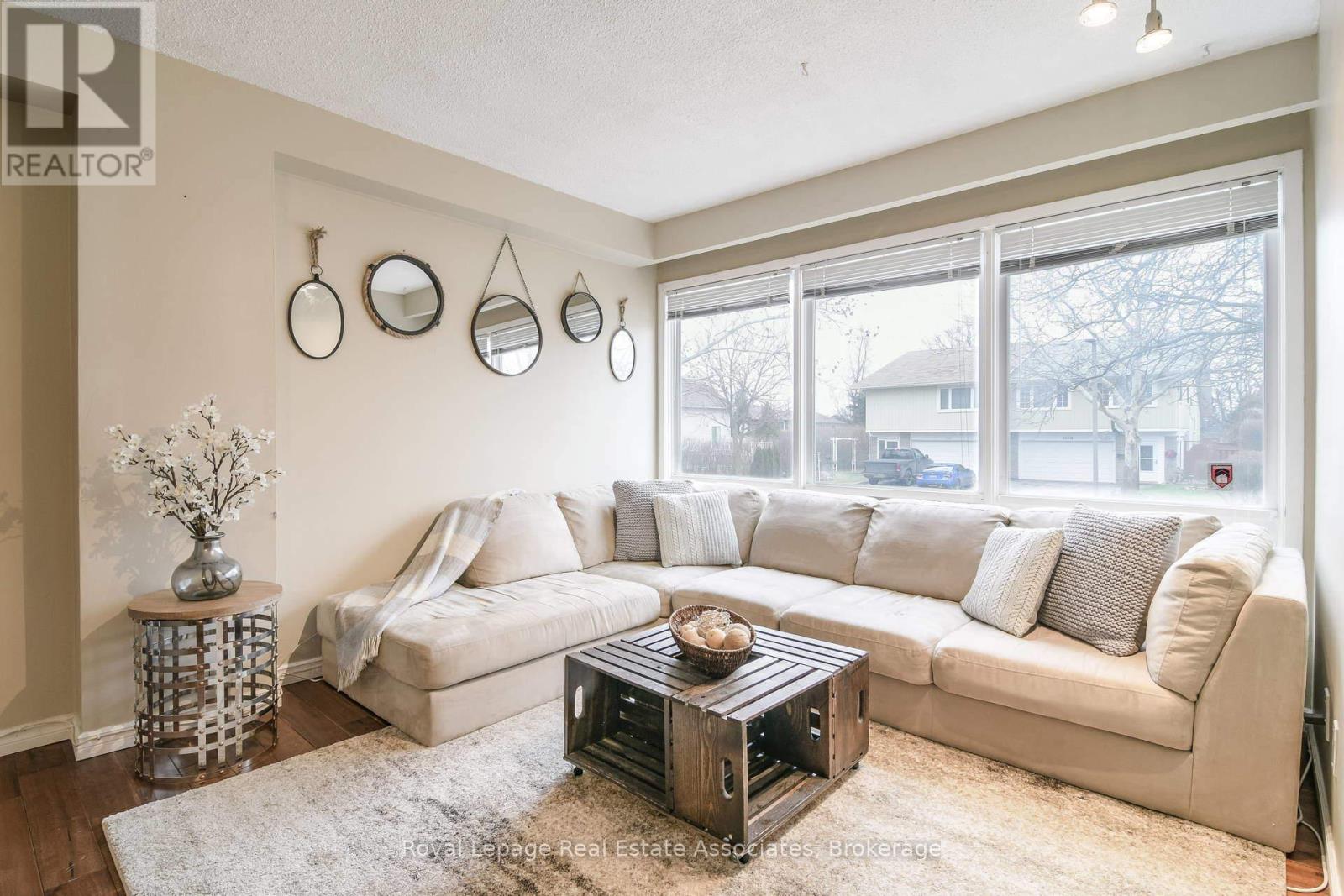 Upper - 2407 Mainroyal Street, Mississauga, Ontario  L5L 1E1 - Photo 6 - W12662396