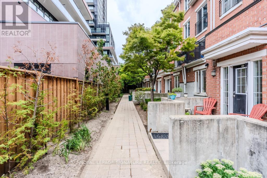 703 - 10 Laidlaw Street, Toronto, Ontario  M6K 1X2 - Photo 2 - W12662564