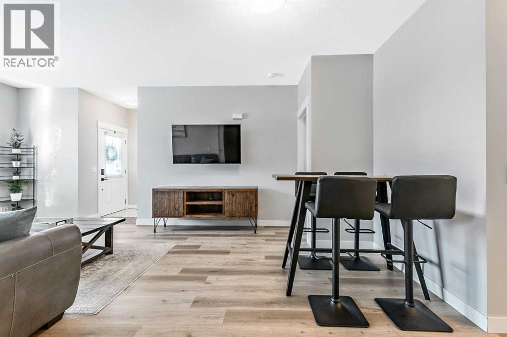 1, 67 West Coach Manor Sw, Calgary, Alberta  T3H 1R7 - Photo 11 - A2273949
