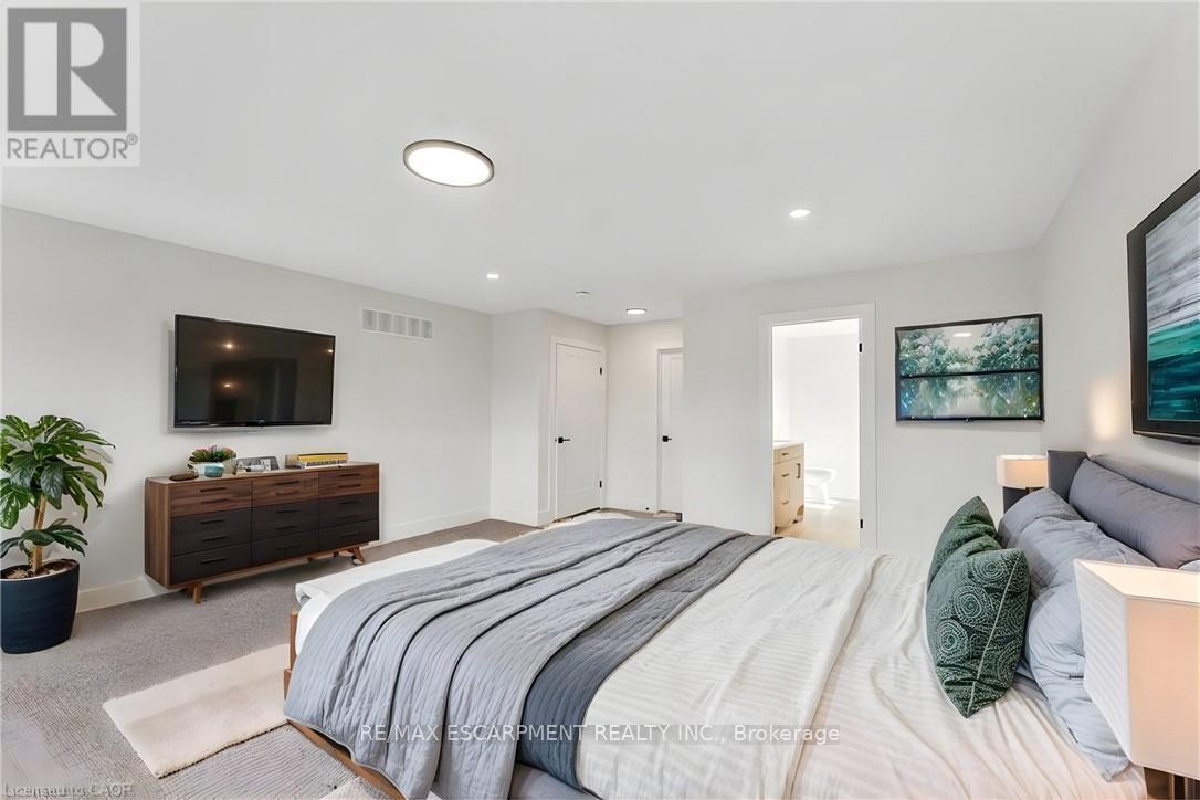 1313 Baseline Road, Hamilton, Ontario  L8E 5G1 - Photo 17 - X12662272