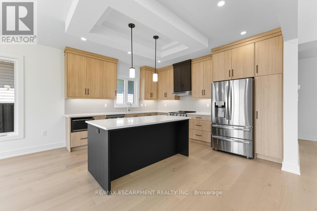 1313 Baseline Road, Hamilton, Ontario  L8E 5G1 - Photo 3 - X12662272