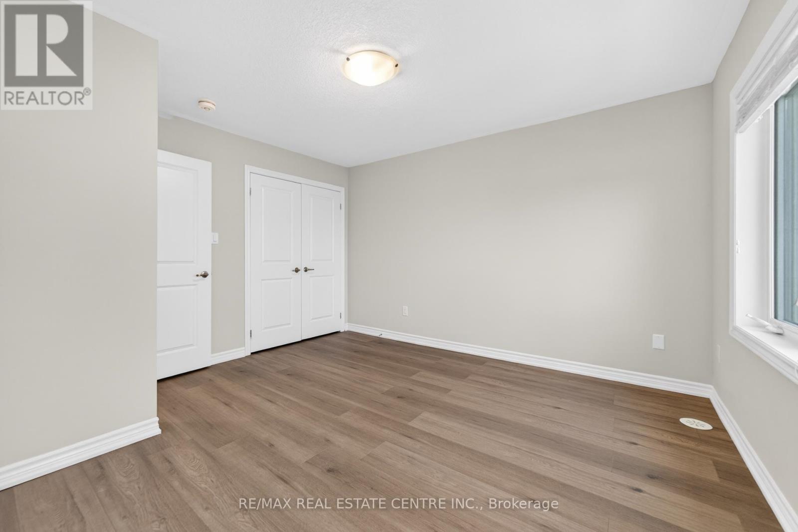 6 Borers Creek Circle S, Hamilton (Waterdown), Ontario  L8B 0S1 - Photo 22 - X12662404