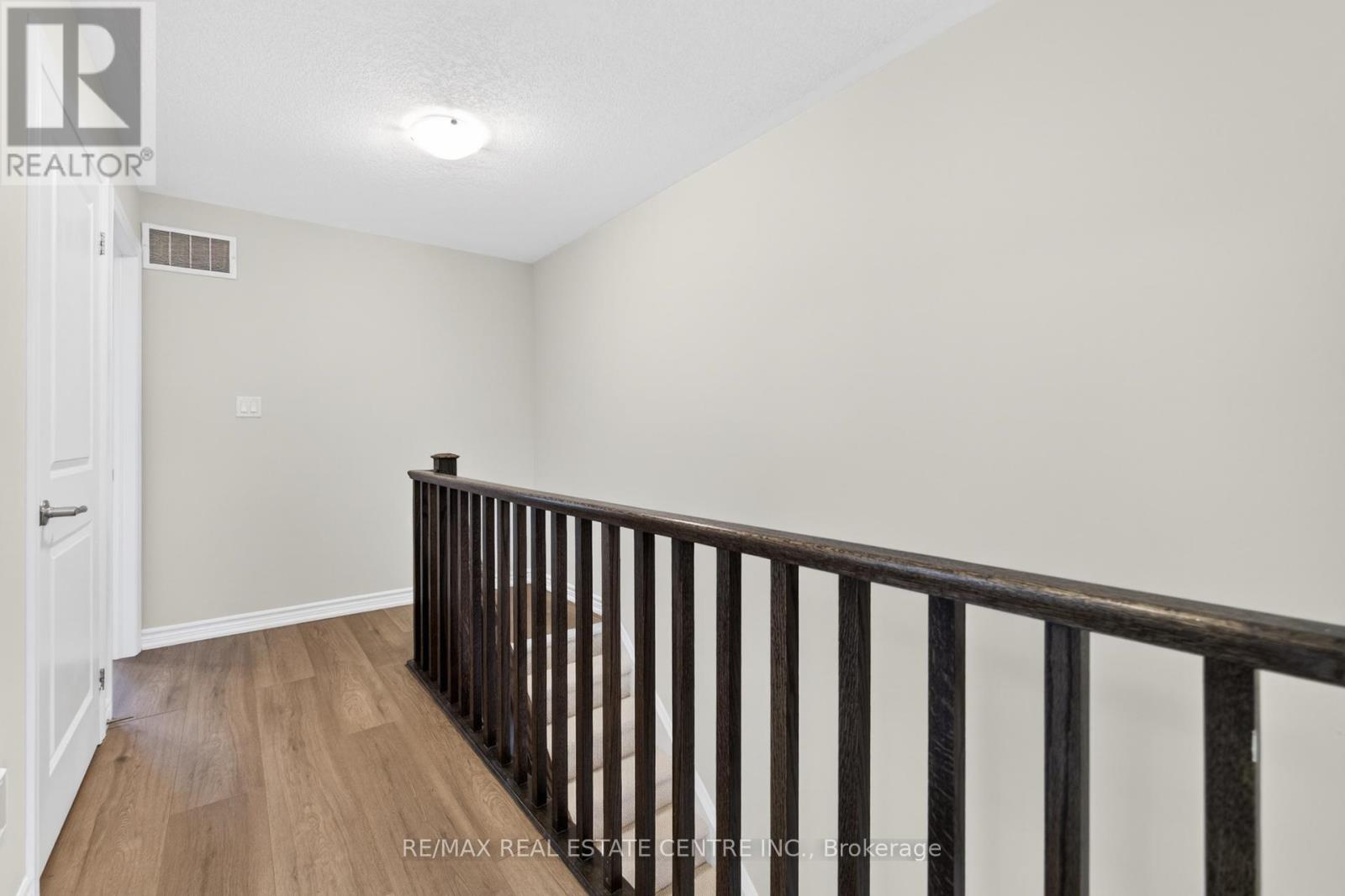 6 Borers Creek Circle S, Hamilton (Waterdown), Ontario  L8B 0S1 - Photo 24 - X12662404