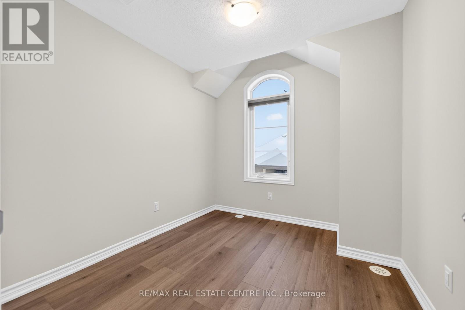 6 Borers Creek Circle S, Hamilton (Waterdown), Ontario  L8B 0S1 - Photo 27 - X12662404