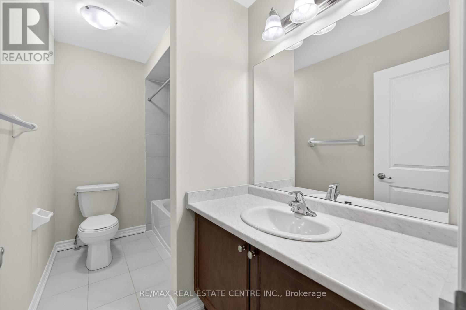 6 Borers Creek Circle S, Hamilton (Waterdown), Ontario  L8B 0S1 - Photo 32 - X12662404