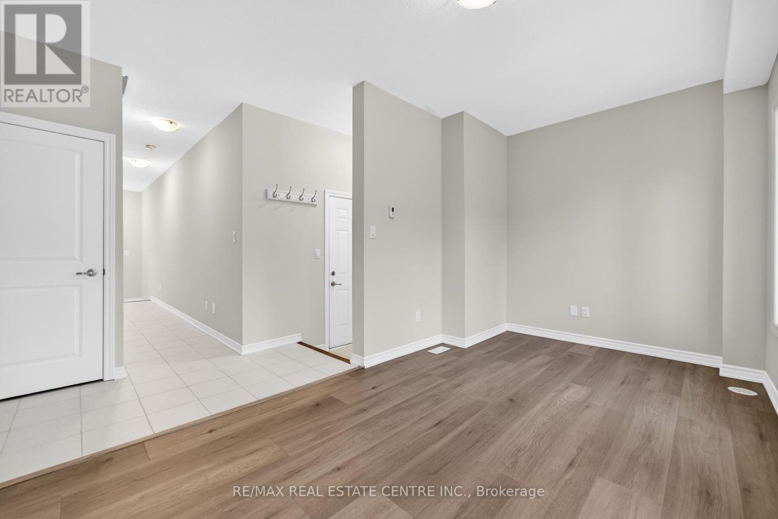 6 Borers Creek Circle S, Hamilton (Waterdown), Ontario  L8B 0S1 - Photo 35 - X12662404