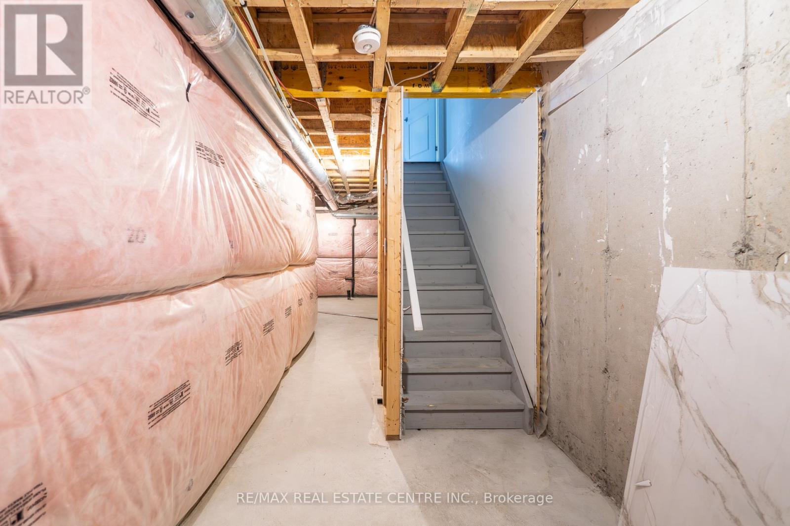 6 Borers Creek Circle S, Hamilton (Waterdown), Ontario  L8B 0S1 - Photo 36 - X12662404