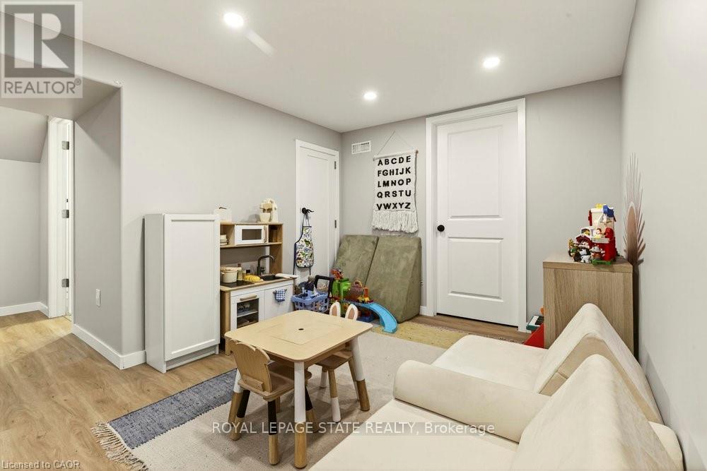 7 Prince Charles Drive, St. Catharines, Ontario  L2N 3Y4 - Photo 32 - X12662414