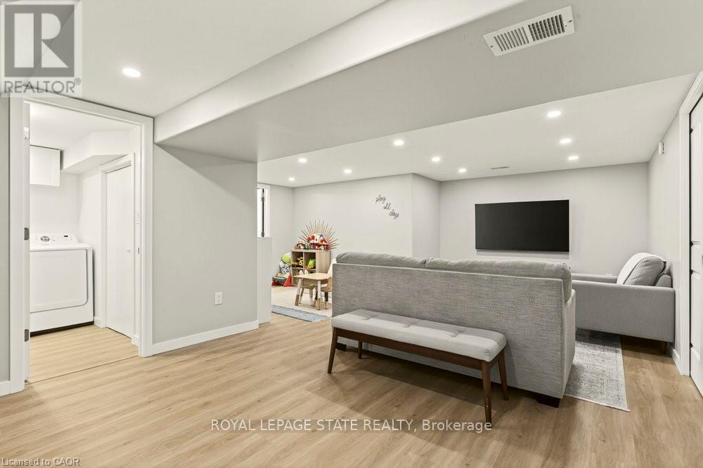 7 Prince Charles Drive, St. Catharines, Ontario  L2N 3Y4 - Photo 34 - X12662414