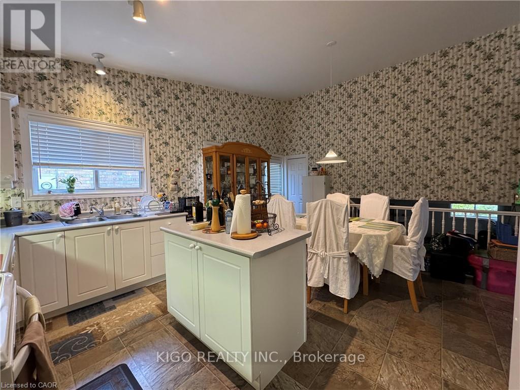 231 Chelton Road, London South, Ontario  N6M 1H9 - Photo 4 - X12662510