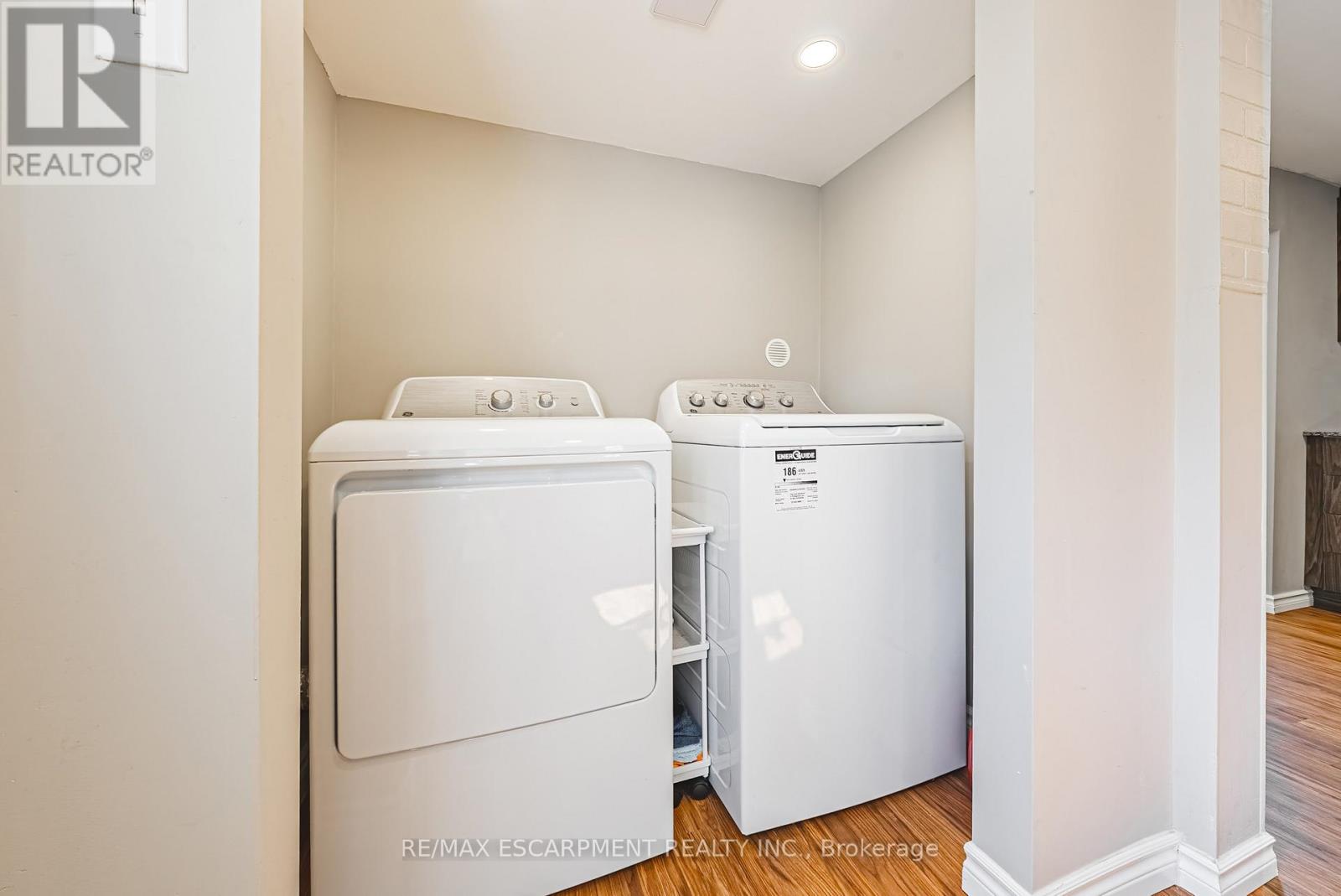 24 Rowanwood Street, Hamilton, Ontario  L8L 7H3 - Photo 15 - X12662548