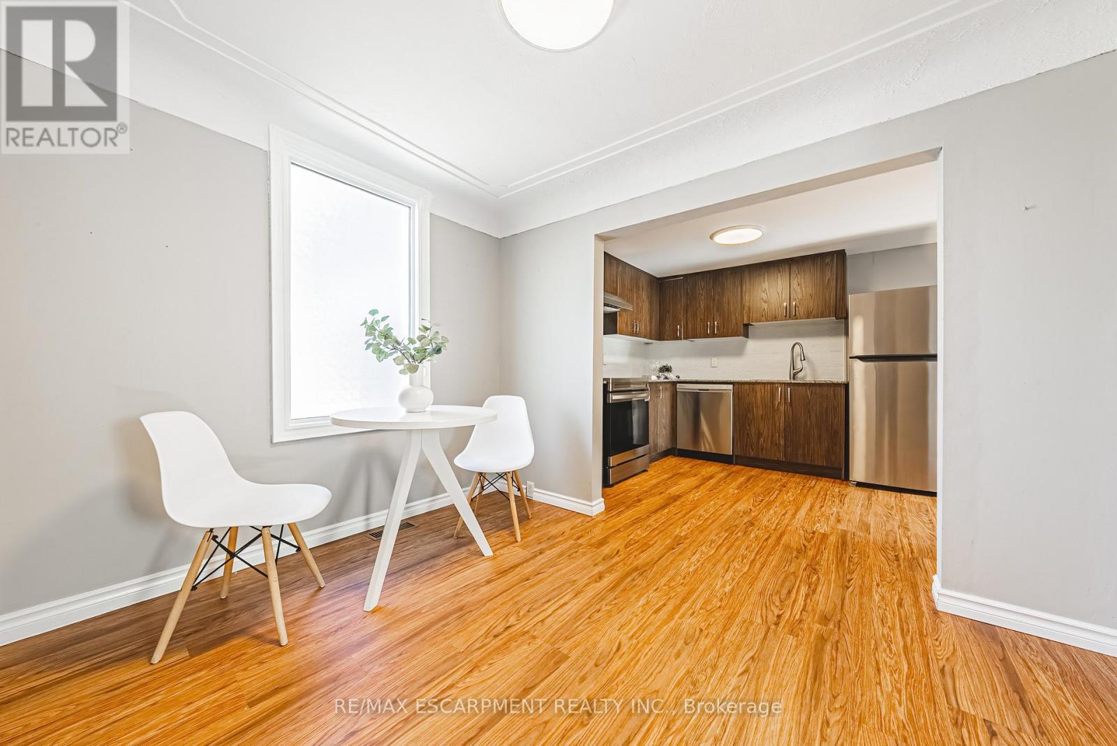 24 Rowanwood Street, Hamilton, Ontario  L8L 7H3 - Photo 6 - X12662548