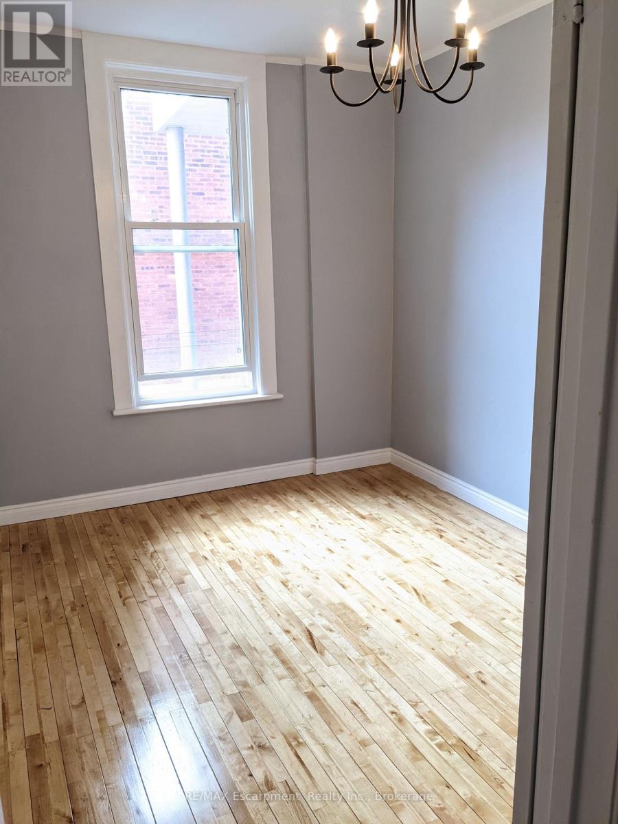 4 - 158 James Street, St. Catharines (Downtown), Ontario  L2R 5C4 - Photo 10 - X12662578