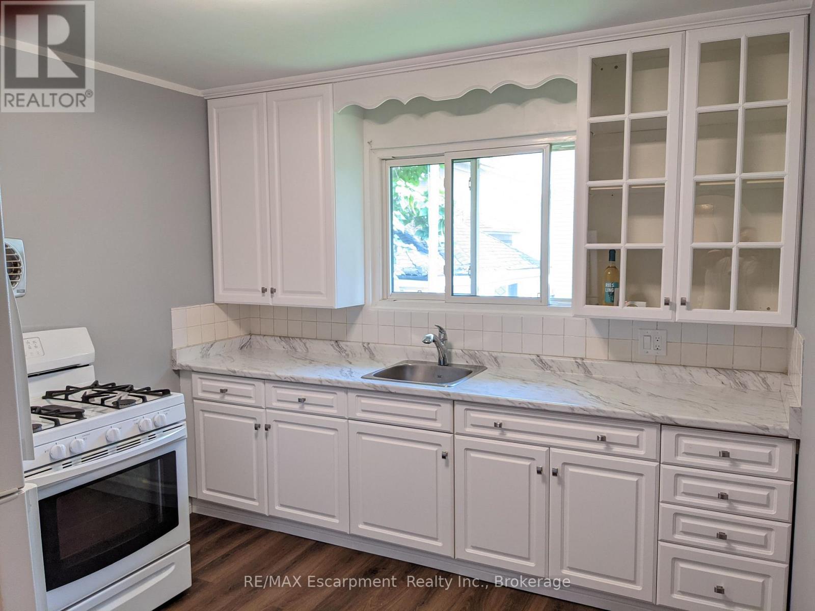 4 - 158 James Street, St. Catharines (Downtown), Ontario  L2R 5C4 - Photo 2 - X12662578