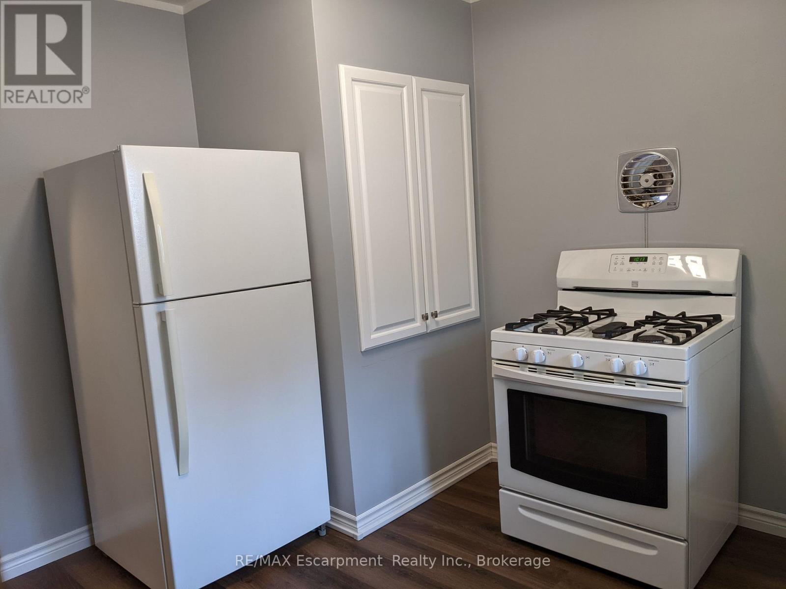 4 - 158 James Street, St. Catharines (Downtown), Ontario  L2R 5C4 - Photo 6 - X12662578