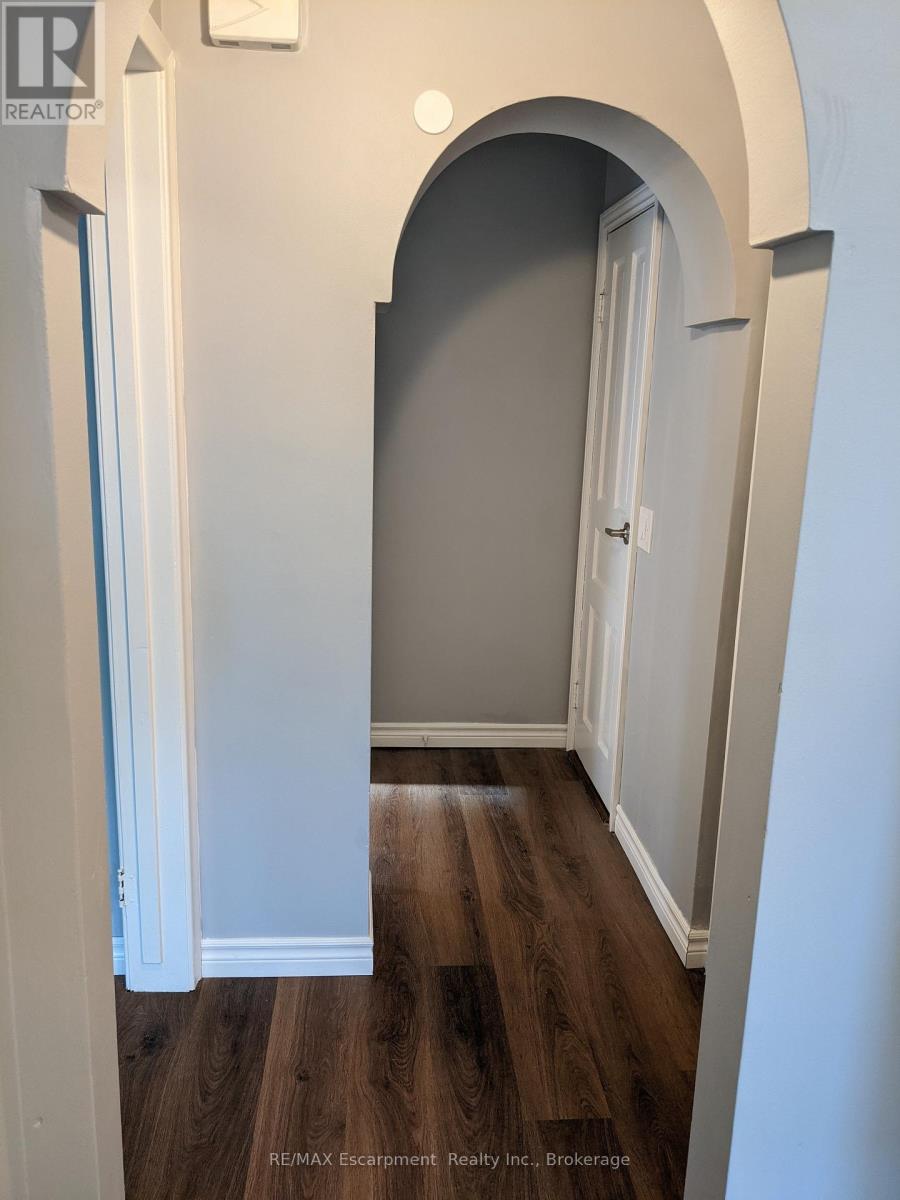 4 - 158 James Street, St. Catharines (Downtown), Ontario  L2R 5C4 - Photo 9 - X12662578