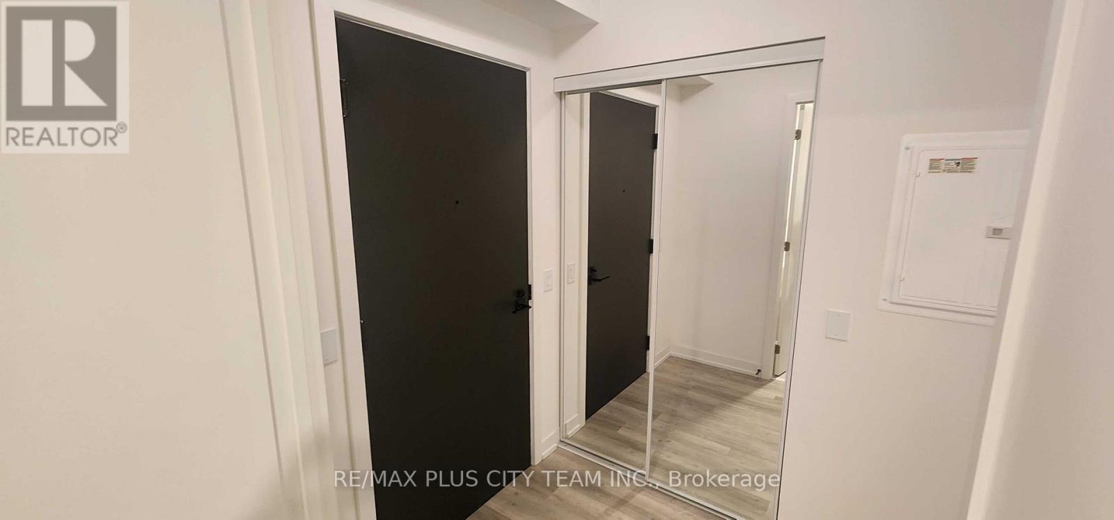 922 - 28 Eastern Avenue, Toronto, Ontario  M5A 0Y2 - Photo 2 - C12642846