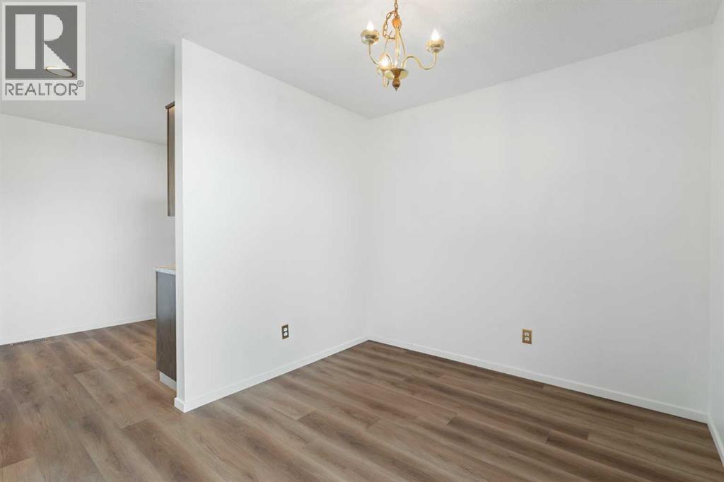 181 Dovercliffe Close Se, Calgary, Alberta  T2B 1W4 - Photo 12 - A2270085