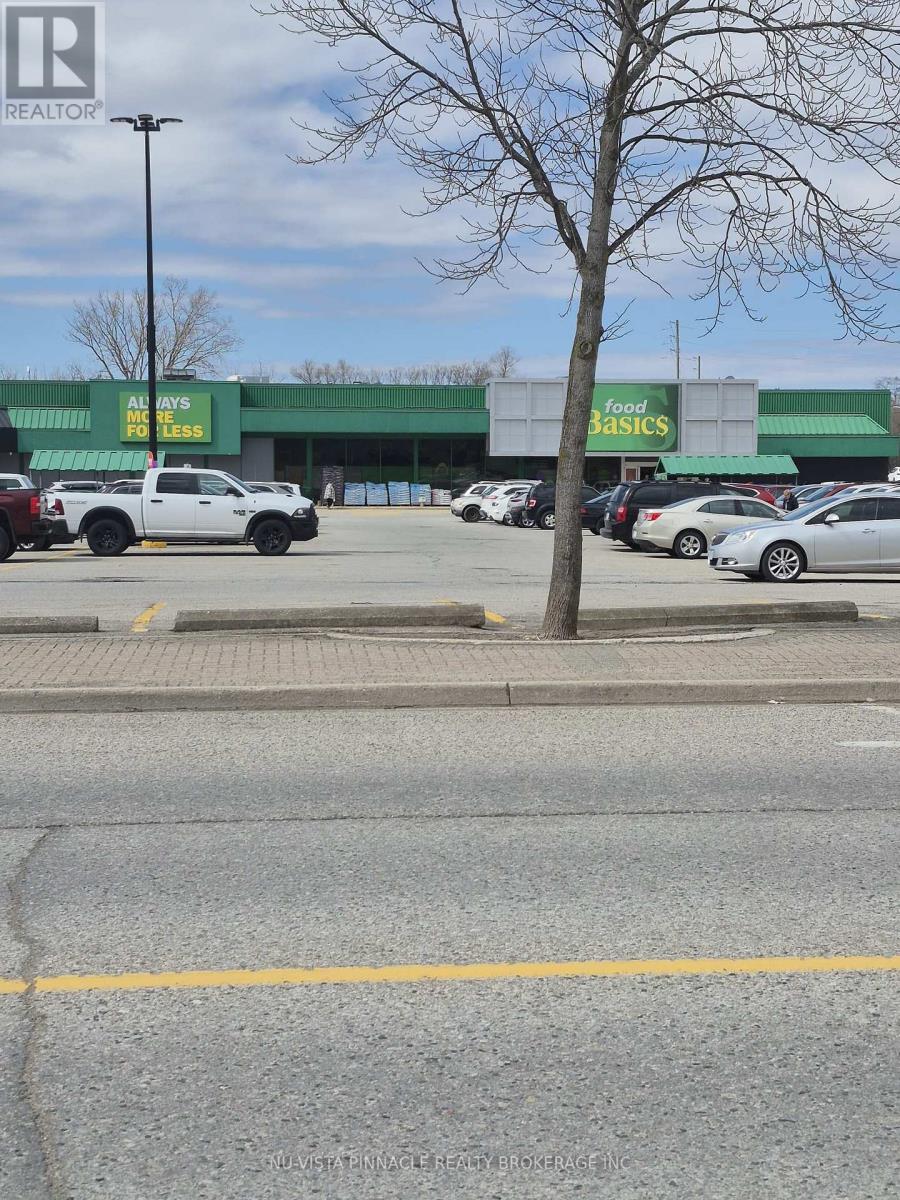 11 Front Street E, Strathroy-Caradoc (Nw), Ontario  N7G 1Y4 - Photo 17 - X12662650