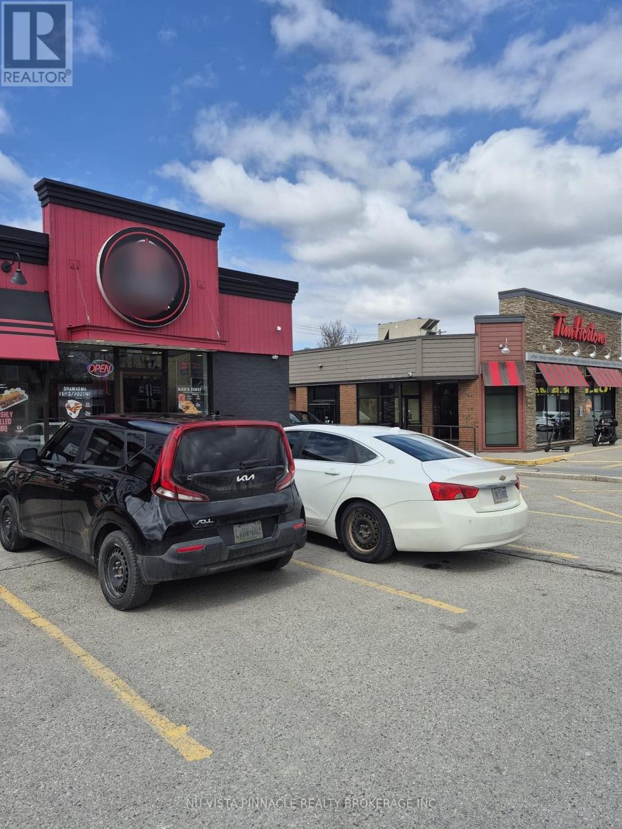 11 Front Street E, Strathroy-Caradoc (Nw), Ontario  N7G 1Y4 - Photo 2 - X12662650