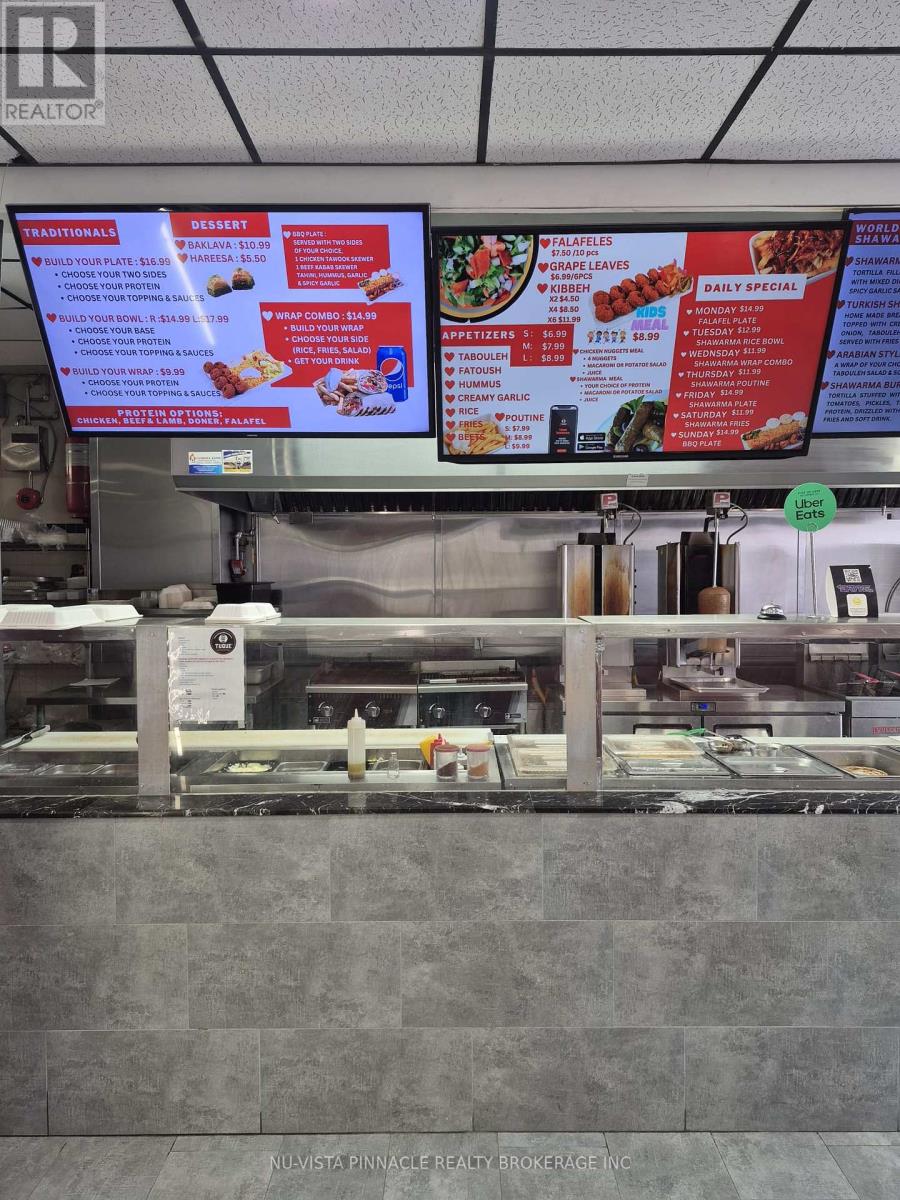 11 Front Street E, Strathroy-Caradoc (Nw), Ontario  N7G 1Y4 - Photo 5 - X12662650