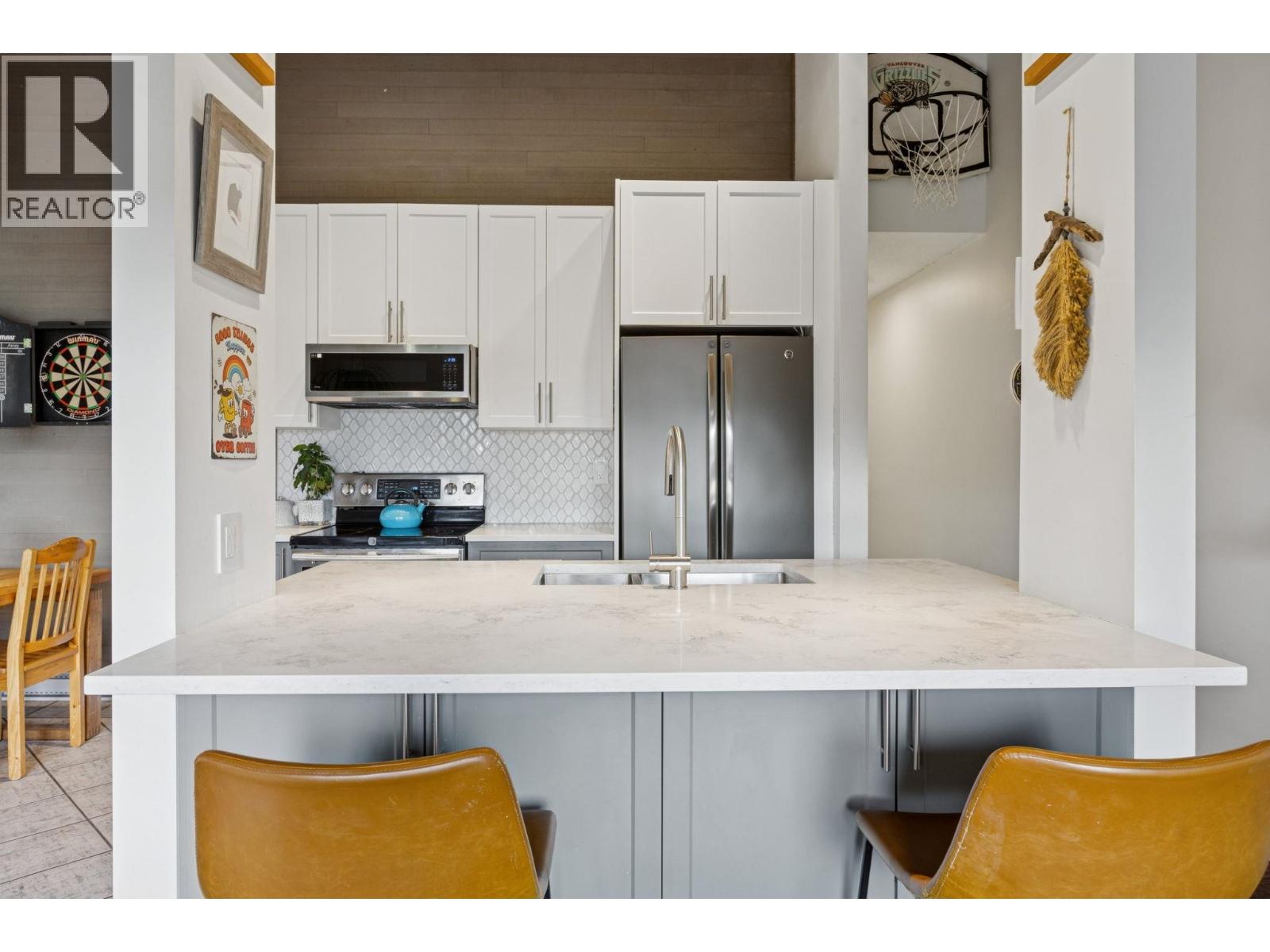 302 146 E 18th Street, North Vancouver, British Columbia  V7L 2X5 - Photo 8 - R3075698