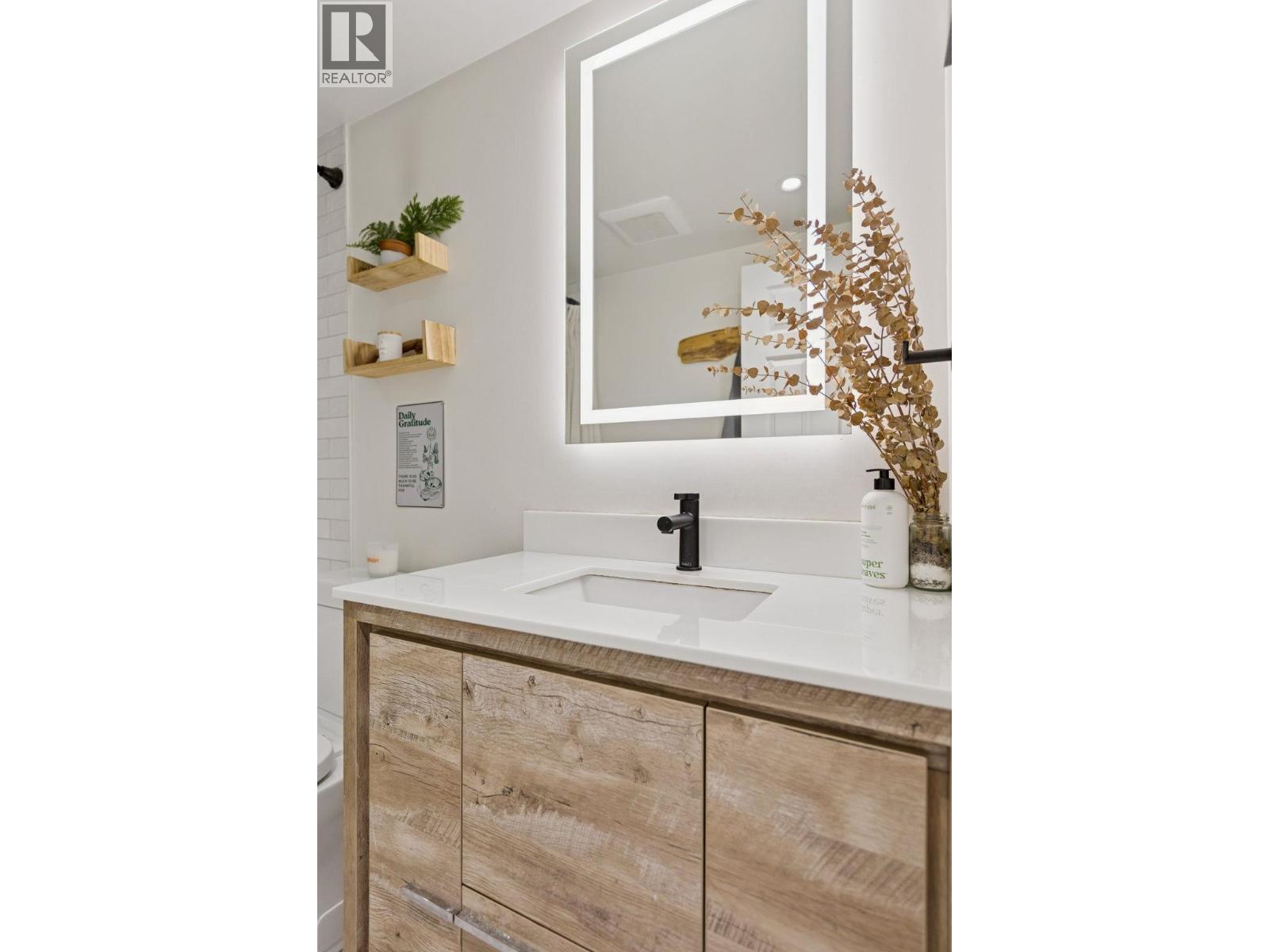 302 146 E 18th Street, North Vancouver, British Columbia  V7L 2X5 - Photo 18 - R3075698